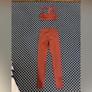 ALO Yoga Sports Bra and Leggings Set (Dusty Rose)